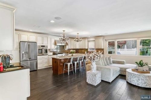91 Oakdene Ave, Cliffside Park, NJ 07010-3037