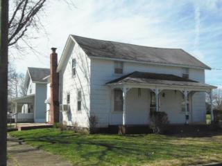 8 Madison Ave, Altamont, IL 62411-1517