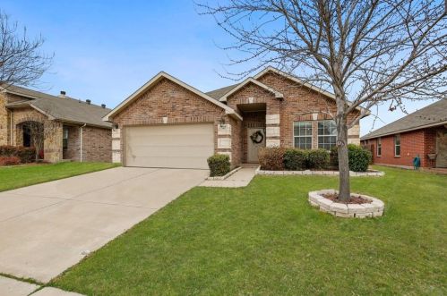 340 Amethyst Dr, Fort Worth, TX 76131-3995