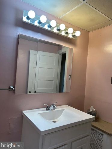 4528 12 St, Philadelphia PA 19122-4014 exterior