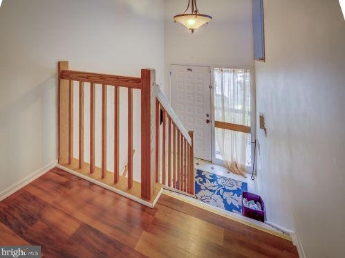 8940 Skyrock Ct, Columbia, MD 21046-1418
