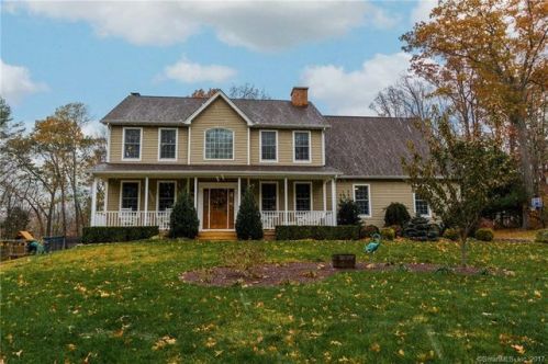 8 Hungerford Ln, Torrington, CT 06791-2314