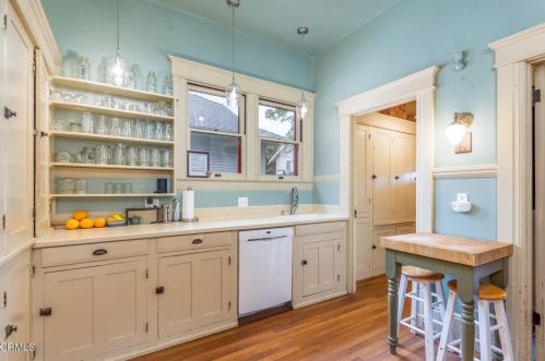510 Santa Paula St, Santa Paula, CA 93060-1932