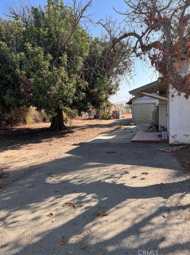 11917 Cactus Ave, Bloomington, CA 92316-3802