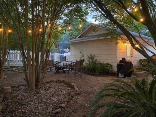 5781 Mcnaughton, Uhland TX 78640-9257 exterior