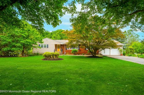 43 Beers St, Holmdel Village, NJ 07733-1650
