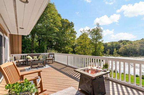 65 Bokum Rd, Chester CT  06412-1339 exterior