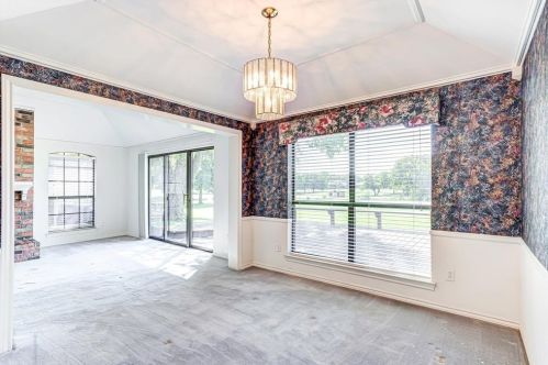 2817 Laurel Oaks Dr, Garland TX  75044-6944 exterior