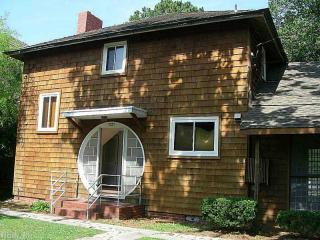 7226 Shirland Ave, Norfolk, VA 23505-2938