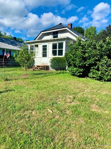 61 Hicks Rd, Augusta, ME 04330-4314