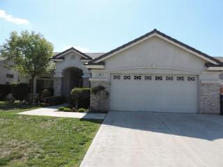 162 Helm Ave, Clovis, CA 93612-0164