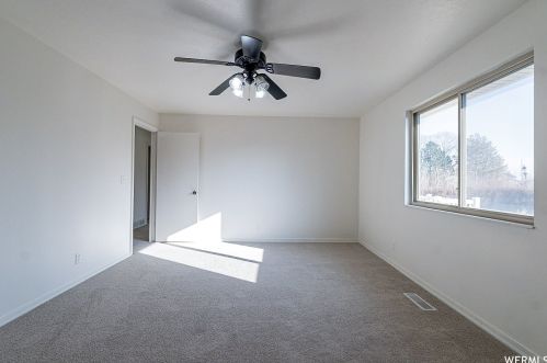 2327 Jordan Meadows Cv, Taylorsville UT exterior