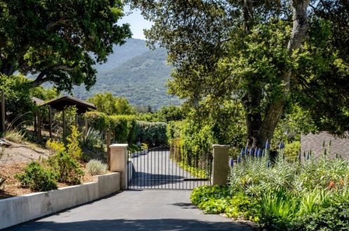 21 Chaparral Rd, Tassajara Hot Springs, CA 93924-9632