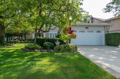 1365 Foxdale Dr, Addison, IL 60101-5701