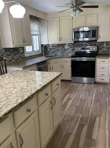 10 Settler Cir, Windsor, CT 06095-1241