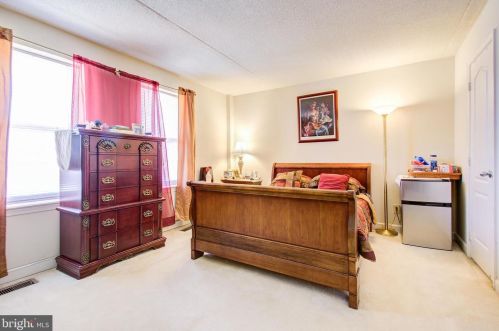 3829 Chesterwood Dr, Silver Spring MD 20906-2862 exterior