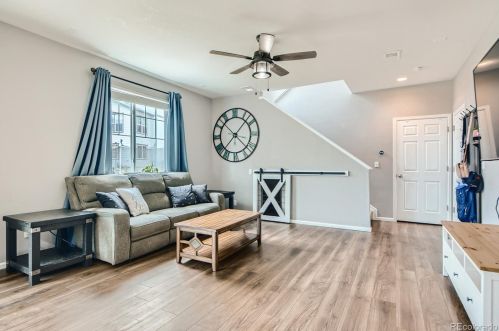 4677 Nepal Way, Aurora CO 80015-6402 exterior