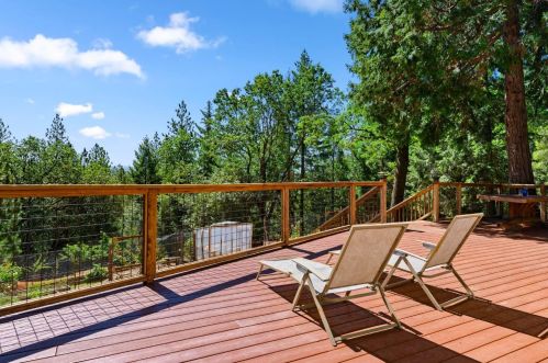 14262 Highland Dr, Grass Valley, CA 95945-8813