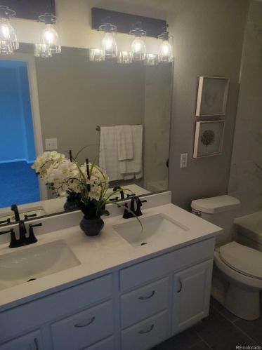 16486 Phillips Pl, Englewood CO 80112-4617 exterior