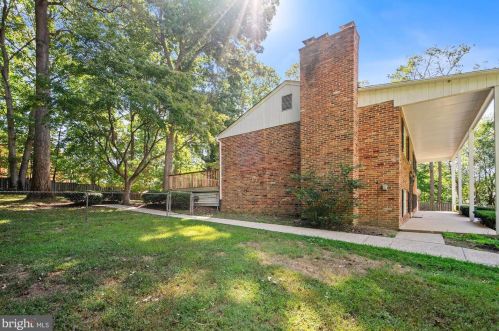 7301 Lackawanna Dr, Springfield VA  22150-4418 exterior