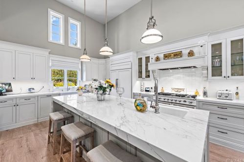 11844 Red Hl Ave, Santa Ana CA  92705-3100 exterior