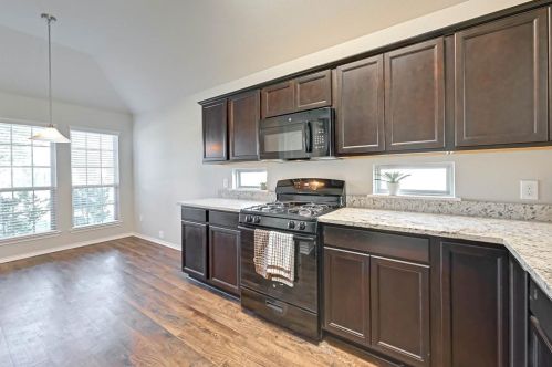 1042 Pleasant Bnd, Conroe TX  77301-1898 exterior