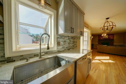 1900 Autumn Ridge Cir, Silver Spring MD 20906-5826 exterior