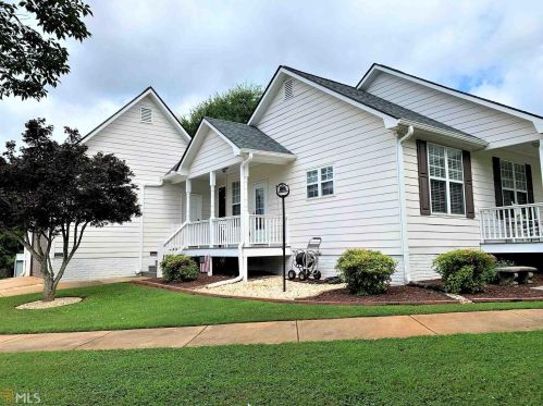 104 Kevins Dr, Hampton, GA 30228-3048