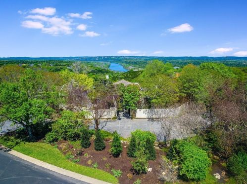 7800 Brightman Ln, Austin, TX 78733-3436