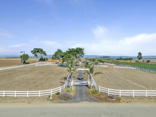 268 Giberson Rd, Moss Landing, CA 95039-9612