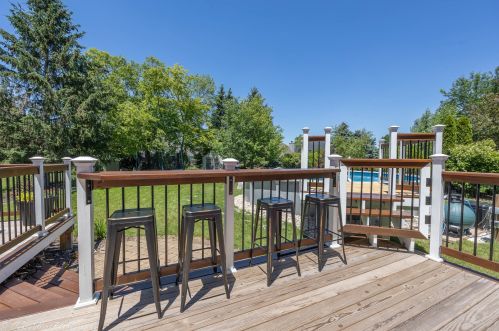 1223 Foxpointe Dr, Sycamore IL  60178-3219 exterior