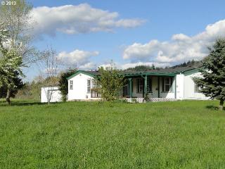 260 Marina Vista Dr, Lowell, OR 97452-9751