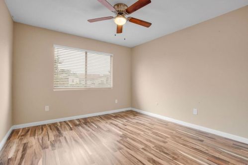 4621 Calle Del Palo, Oceanside CA  92057-5217 exterior