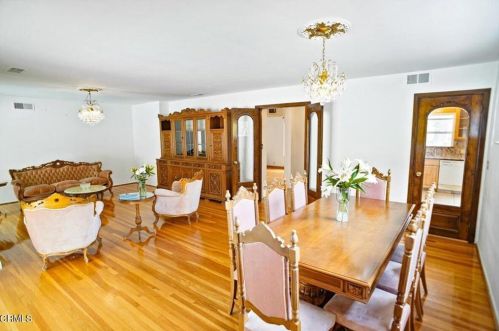 3951 Los Olivos Ln, Glendale CA 91214-1628 exterior