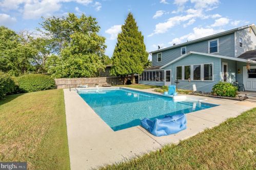 904 Pheasant Dr, Carlisle PA 17013-1255 exterior