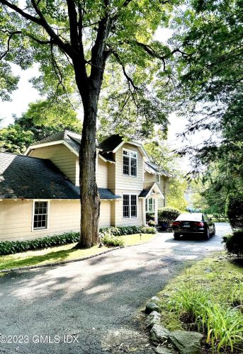 2 Sachem Ln, Greenwich CT  06830-7229 exterior