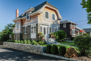 131 Havemeyer Pl, Greenwich CT  06830-6337 exterior