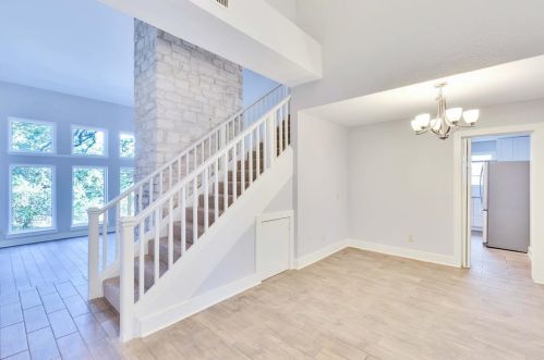 6406 Cascada Dr, Austin TX  78750-8157 exterior