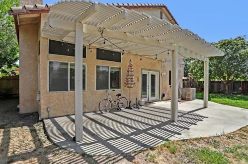 8000 Beethoven Ct, Citrus Heights, CA 95621-1404