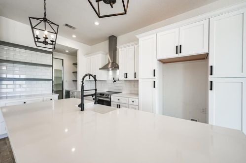 1319 Palomino Trl, Angleton TX 77515-9682 exterior