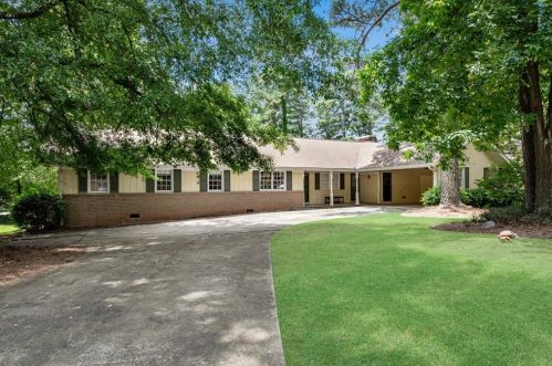 4517 Rowland Ct, Stone Mountain, GA 30083-4535