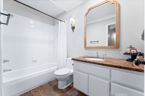 537 Hollydale Ln, Anaheim CA  92808-1931 exterior