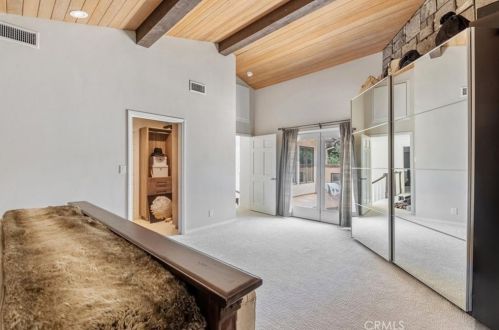 1566 Hillside Dr, Glendale CA  91208-2456 exterior
