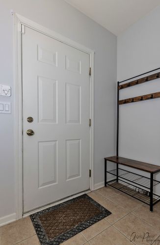 404 Eric Dr, Palatine, IL 60067-2513