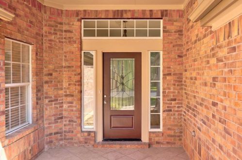 211 Rio Vista Dr, Georgetown, TX 78626-4527