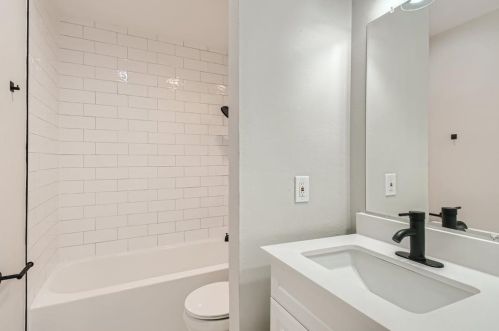 3719 Westminster Dr, Carrollton TX 75007-2449 exterior