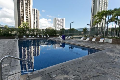 229 Paoakalani Ave, Honolulu HI 96815-3764 exterior