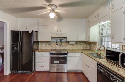 2118 Kings Mtn Dr, Conyers GA  30012-2641 exterior