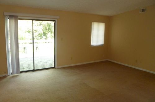 6627 Bent Crk Dr, Rex GA 30273-2102 exterior