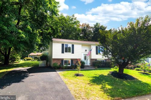 3007 Summershade Ct, Herndon, VA 20171-2313